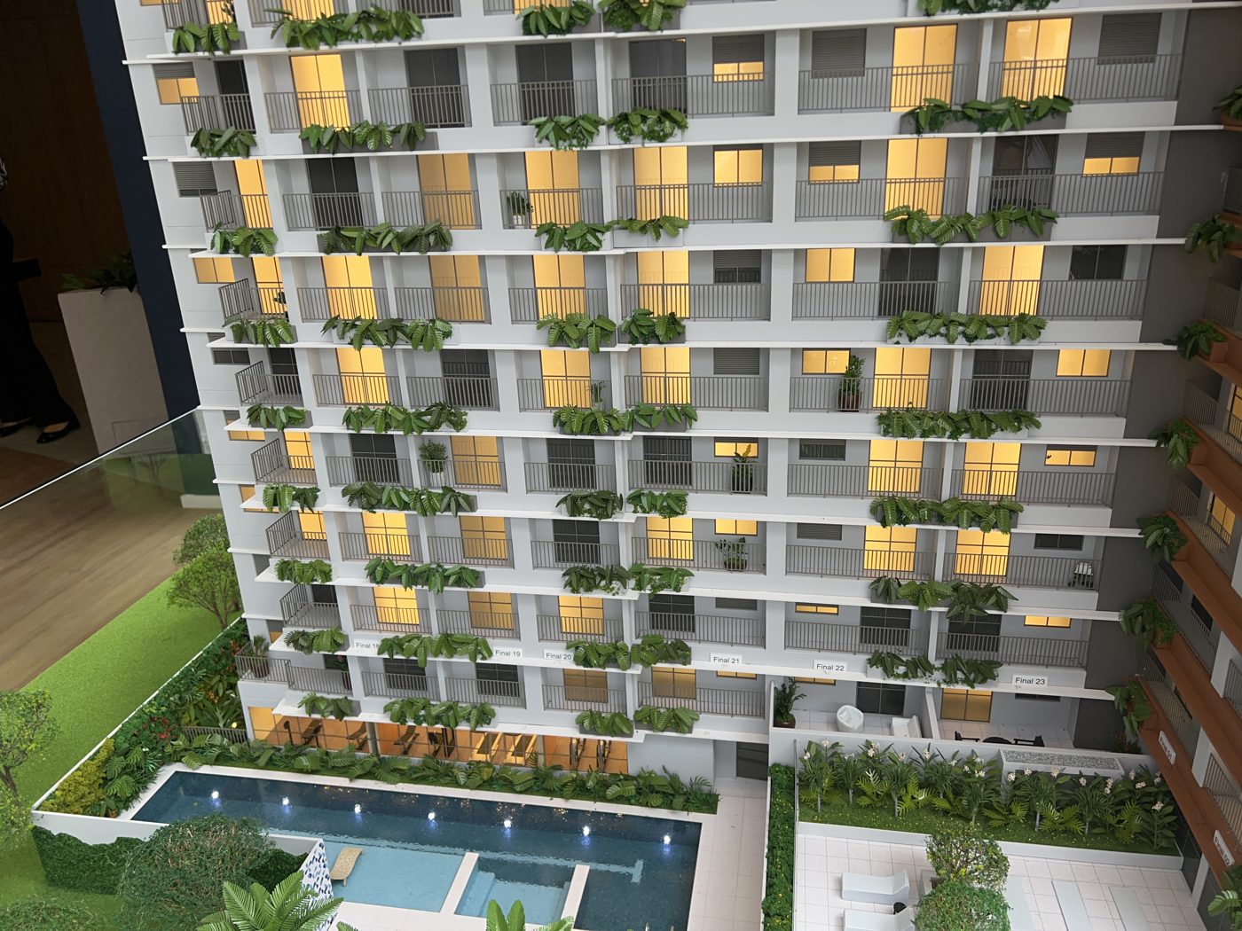 Comprar apartamento na planta em São Paulo: lançamento residencial com piscina e área verde, ainda antes da obra